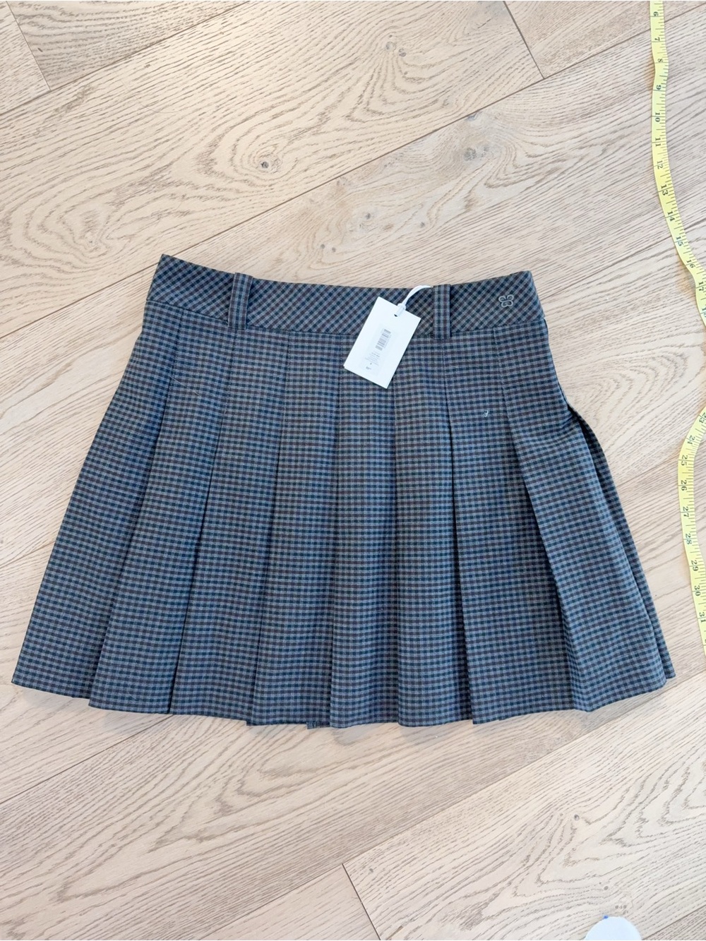 116002 Aritzia Sunday best Olive minu skirt lilana  chk h chl adml 6